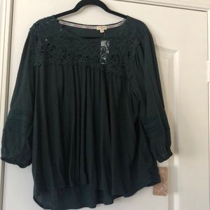 Madison & Belle green blouse w/ lace top of chest